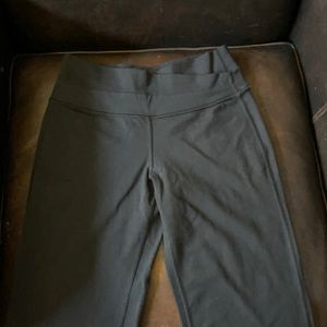 Excellent condition size 4 lululemon flare leg pant